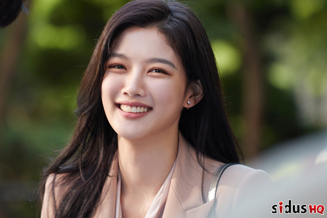 ‘편의점 샛별이’ 김유정 “지창욱에 ‘네 똥 굵다’ 대사, 현장서 생각난 아이디어”(일문일답)