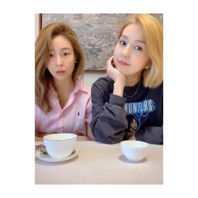 옥주현X이진, 핑클 활동기래도 믿을 극강 동안미모 자랑[SNS★컷]