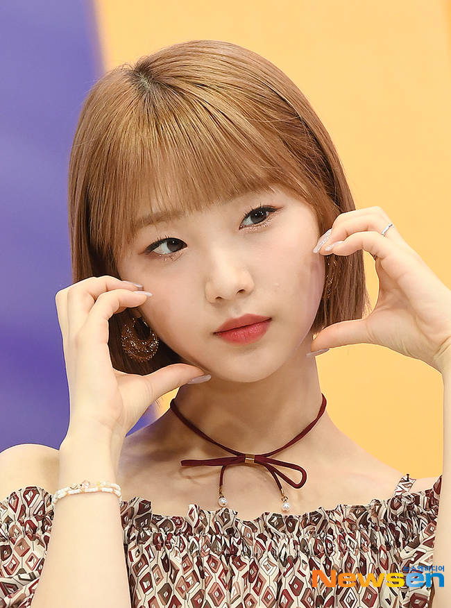 이달의 소녀 여진, 막내의 시크한  볼 하트 [포토엔HD]
