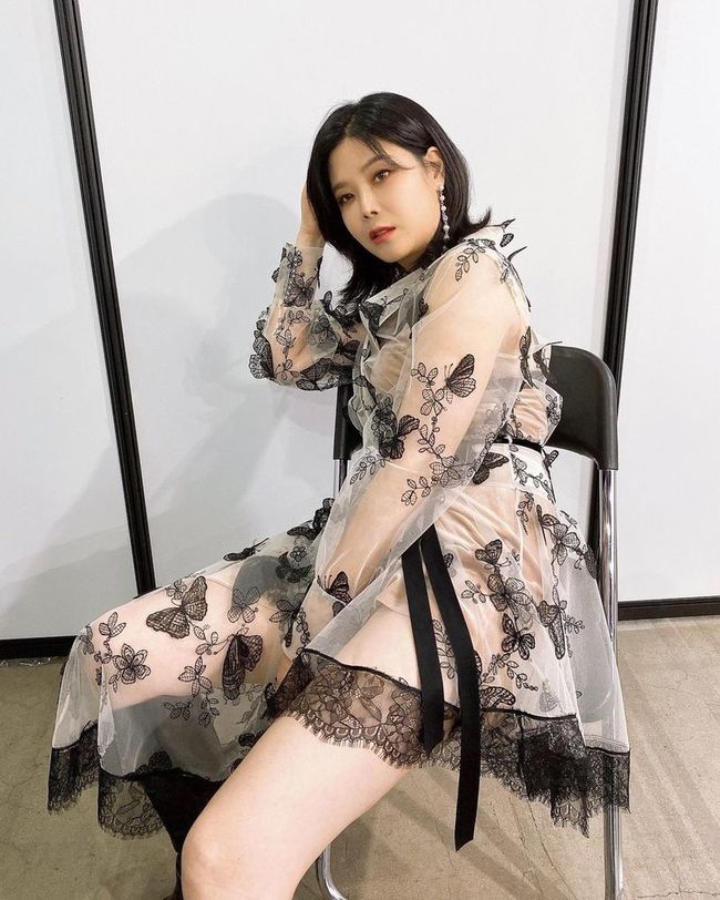 ‘이수 ♥’ 린, 한복 입고 치명美 발산 “이런 스타일 좋구먼” [SNS★컷]