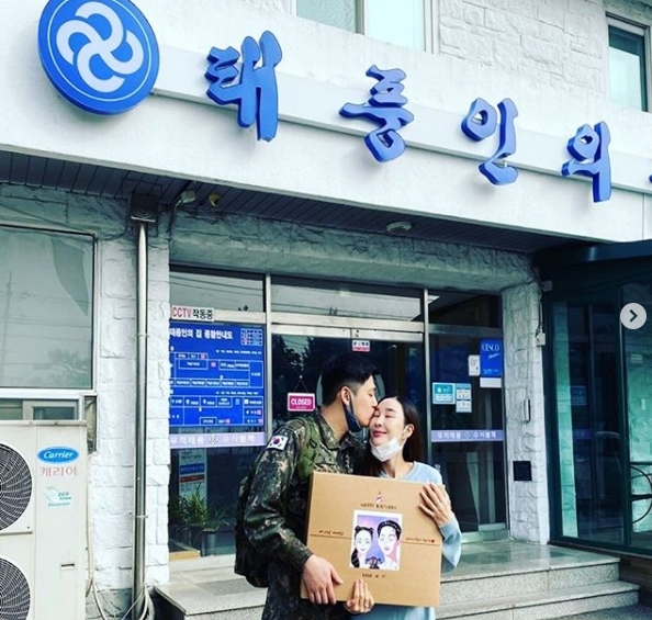 론 “오늘(9일)부로 전역 명 받아, 이사강 기다려줘 고마워”[SNS★컷]
