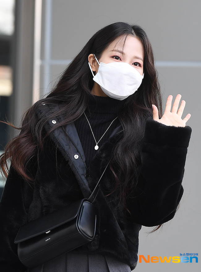 쿠잉, 눈망울 반짝이며 인사 [포토엔HD]