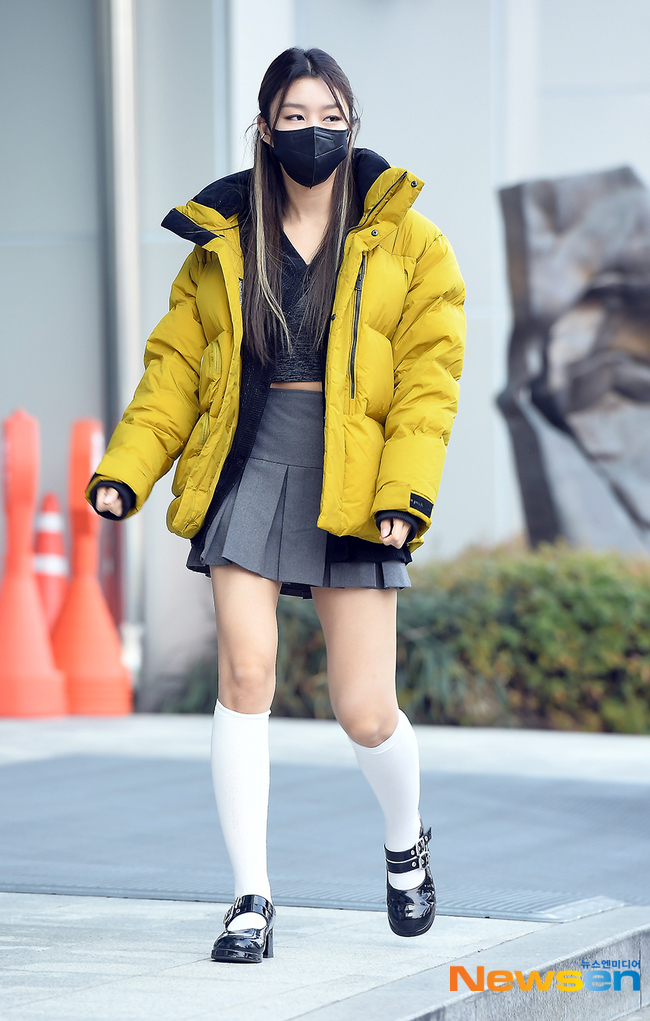 모모랜드 혜빈, 남심 흔드는 초미니+니삭스 패션[포토엔HD]