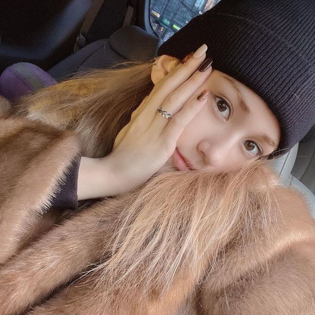 “벌써 21살이라니” 전소미, 미모와 함께 전한 새해 인사[SNS★컷]