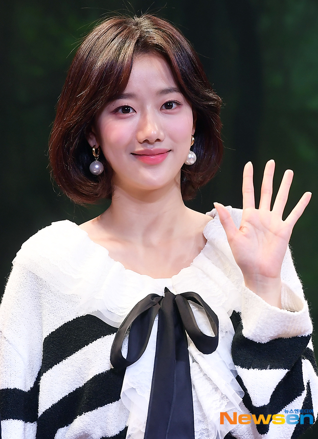 에이프릴 나은, 오랜만에 보는 예쁨~[포토엔HD]