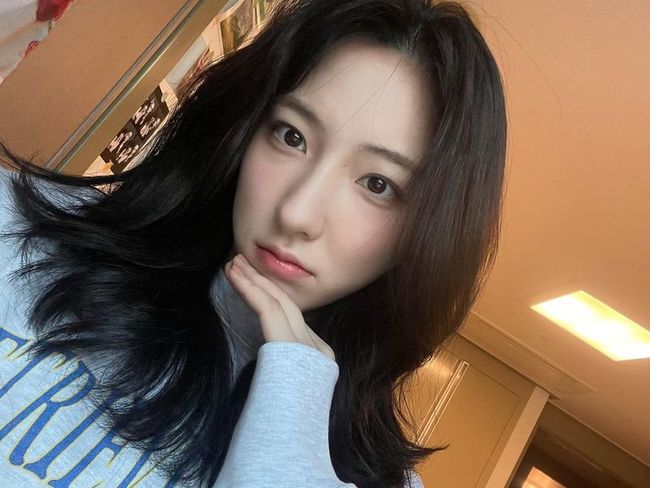 우주소녀 은서, 잘생쁨의 정석 ‘시원 눈매+흰 피부’[SNS★컷]