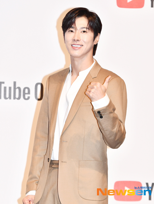 SM, 유노윤호 유흥주점 보도에 “女종업원 동석 및 도주 NO”(공식입장 전문)