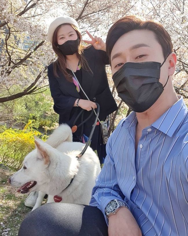 심진화♥김원효, 결혼 10년 차에도 달달 “하루에도 몇 번 자기 사진 보내는 남자”[SNS★컷]