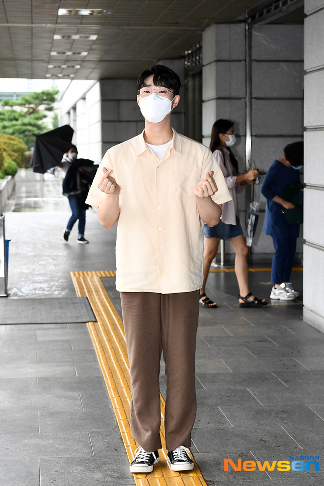 공훈 ‘아직은 하트가 어색어색’[포토엔HD]