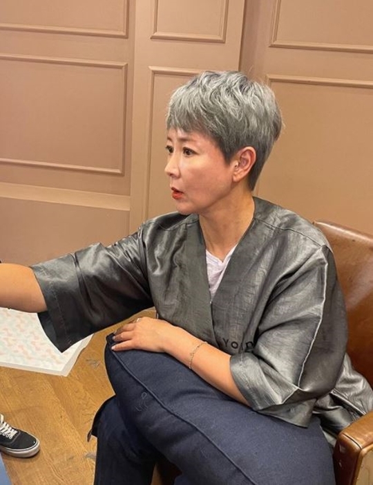이상아, 파격적인 금발→은발 숏커트 변신 다 했다