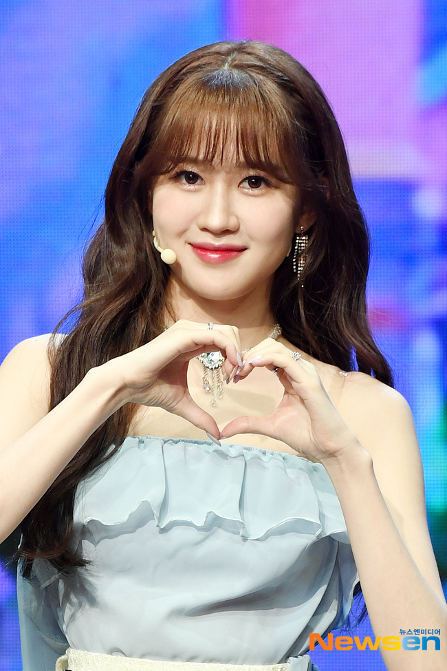 아일리원 아라 ‘다정한 눈맞춤’[포토엔HD]