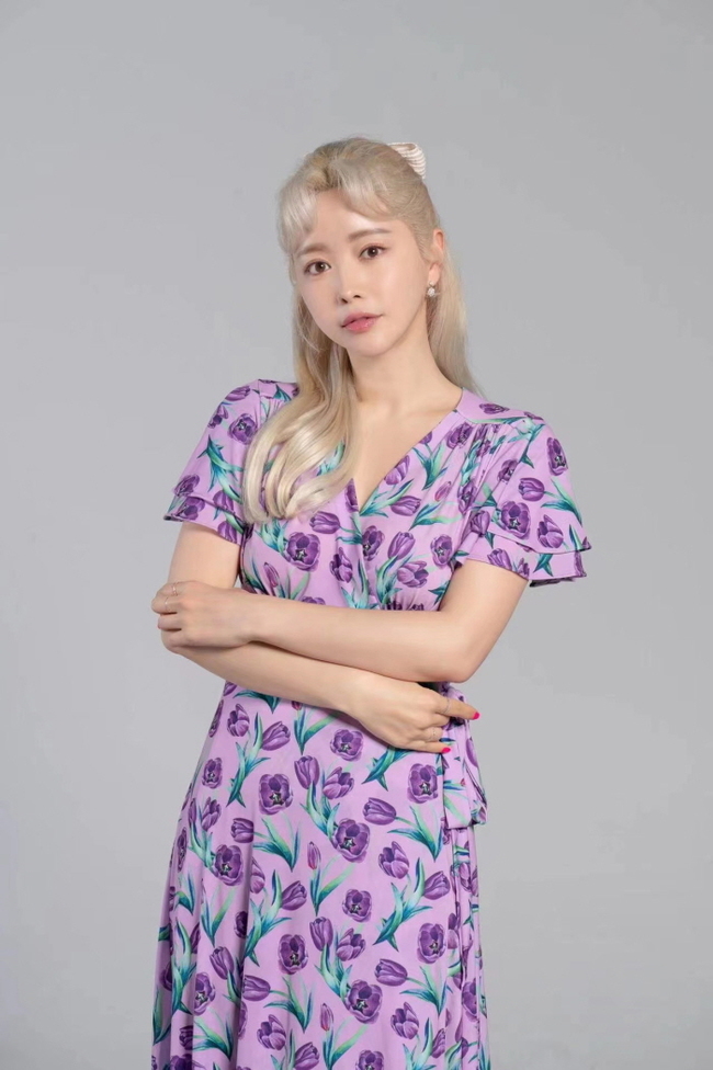 홍수아 ‘뷰티앤부티7’ MC 되더니 백금발 헤어에 러블리 매력 뿜뿜