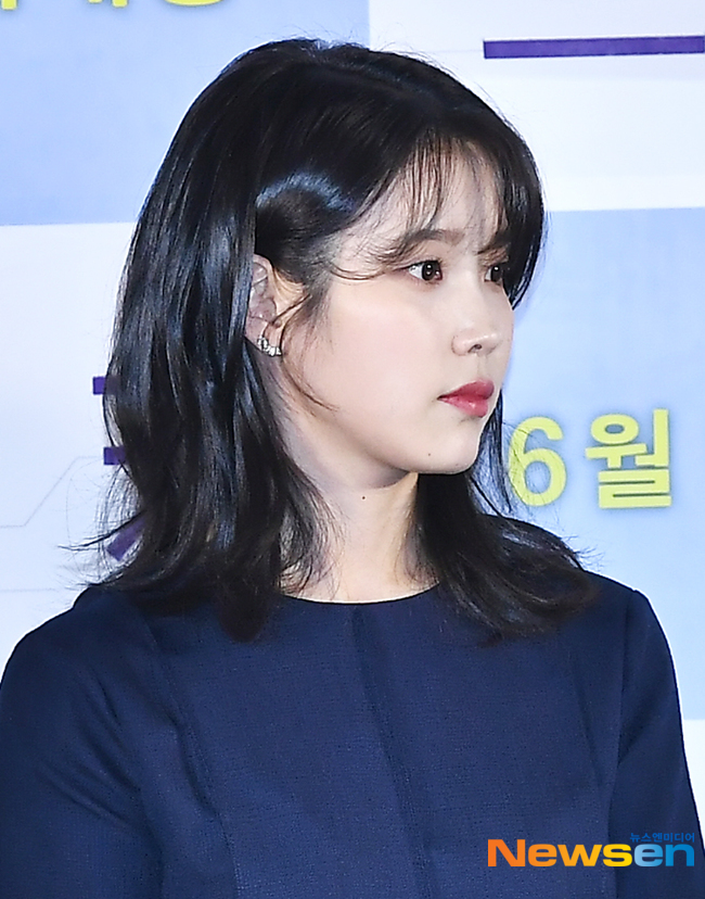 아이유, 조명보다 화사한 꽃미소 [포토엔HD]