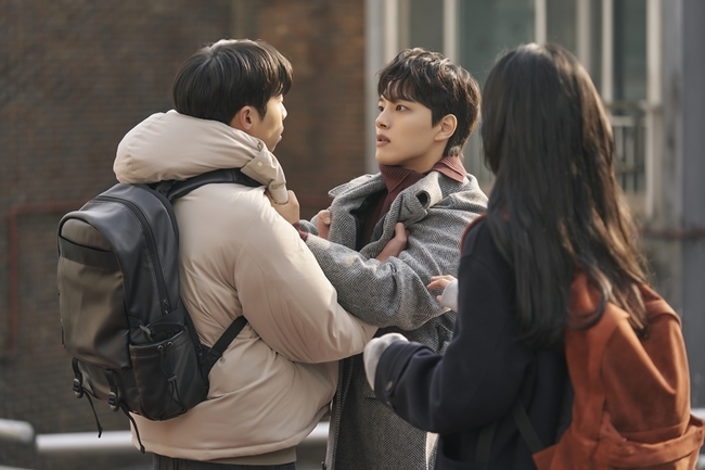 ‘링크’ 여진구 송덕호 멱살 잡고 주먹다짐 직전, 그 사이에 낀 문가영