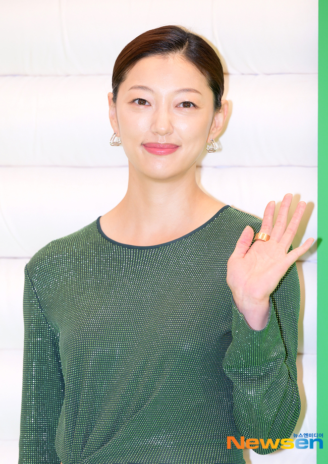 이엘, 수줍은 손인사[포토엔HD]
