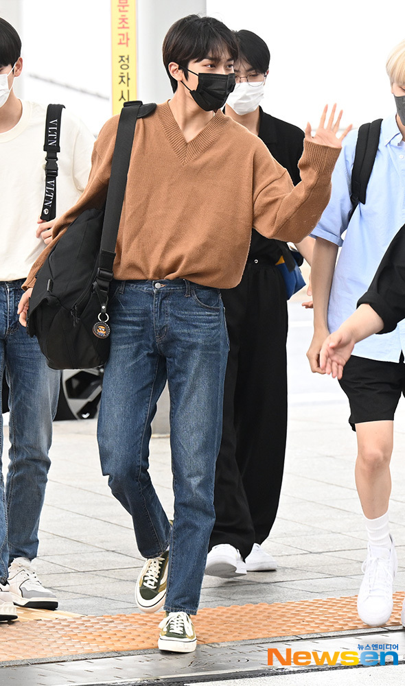 크래비티 태영, 부드러운 인사 [포토엔HD]