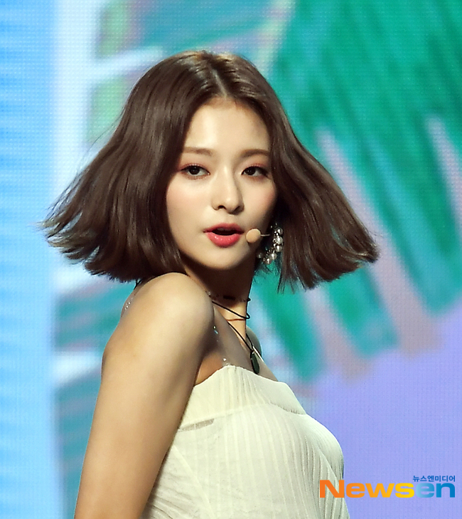 fromis_9 나경, 매력적인 표정공개 [포토엔HD]