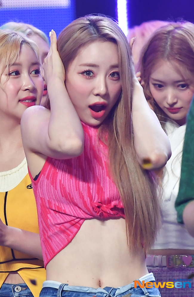 우주소녀 연정, 놀라도 예뻐~[포토엔HD]