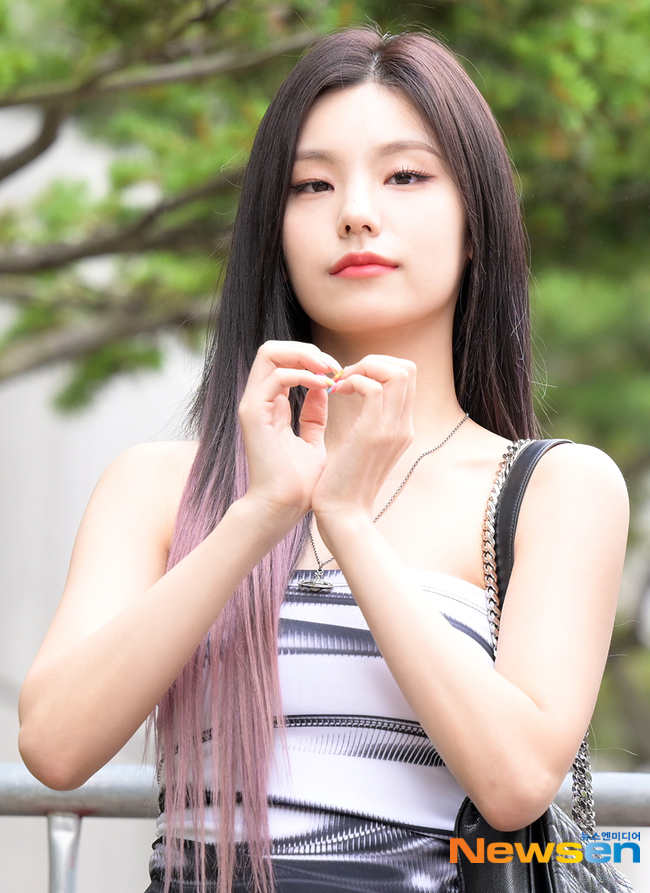 있지 예지, 도도한 하트[포토엔HD]