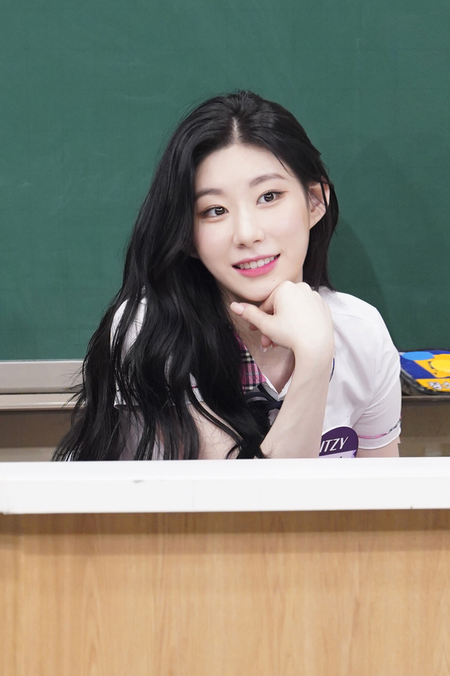 있지 채령 “엔딩포즈서 웃다 이 말라, 윗입술 윗니에 붙은 적도”(아는형님)