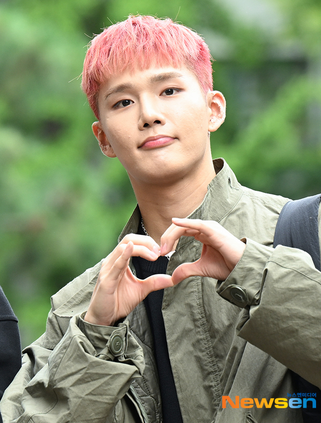 CIX 승훈, 듬직한 하트 [포토엔HD]