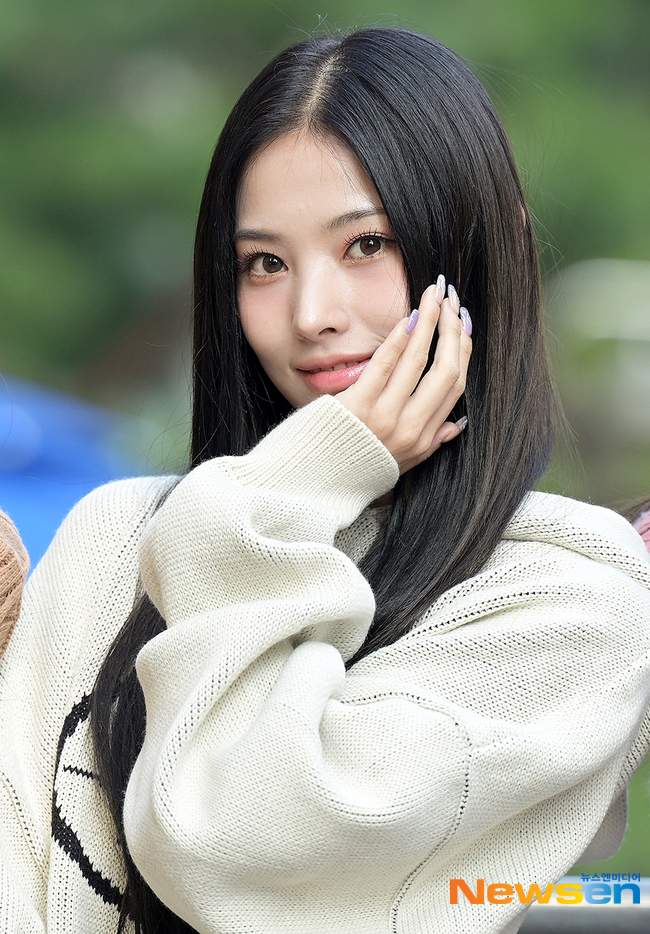 엔믹스 지니, 미모 과시중~[포토엔HD]