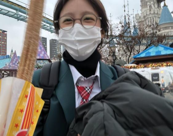 ‘양재웅♥’ 하니, 교복 입고 놀이동산 등장…고딩이라 해도 믿을 동안