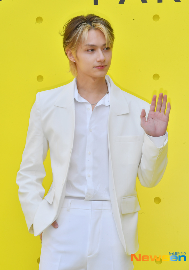 세븐틴 준, 팬심 강탈 미소 [포토엔HD]