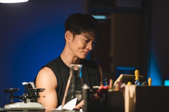 주원 밤마다 가면 쓰는 이유 베일 벗는다(스틸러)