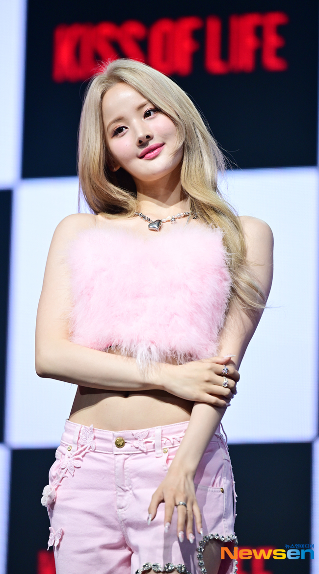 심신 딸 벨, 패션 컬러는 핑크[포토엔HD]