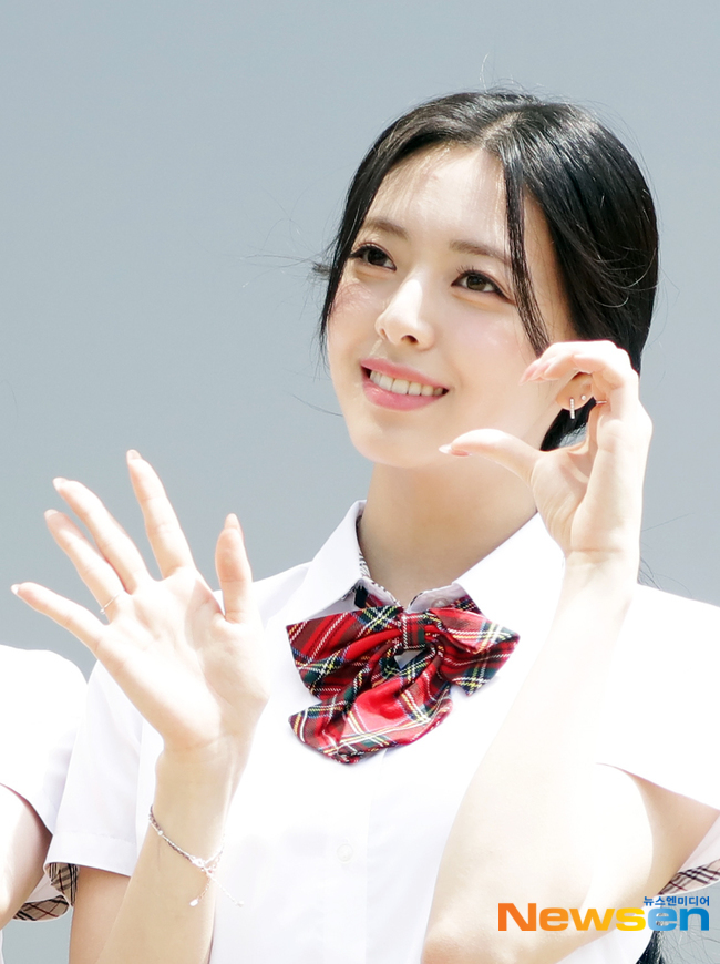ITZY 유나, 밝은 에너지가 톡톡 [포토엔HD]