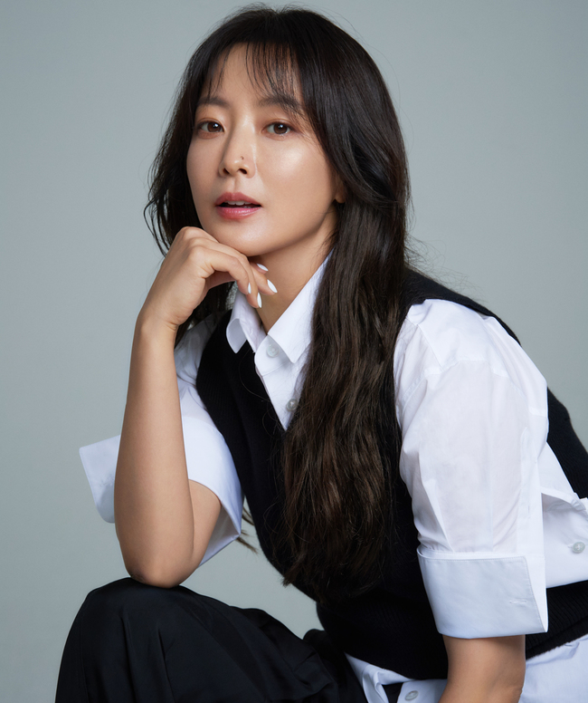 김희선 “데뷔 30주년, 여전한 비주얼? 스트레스 안 받아서”[EN:인터뷰③]
