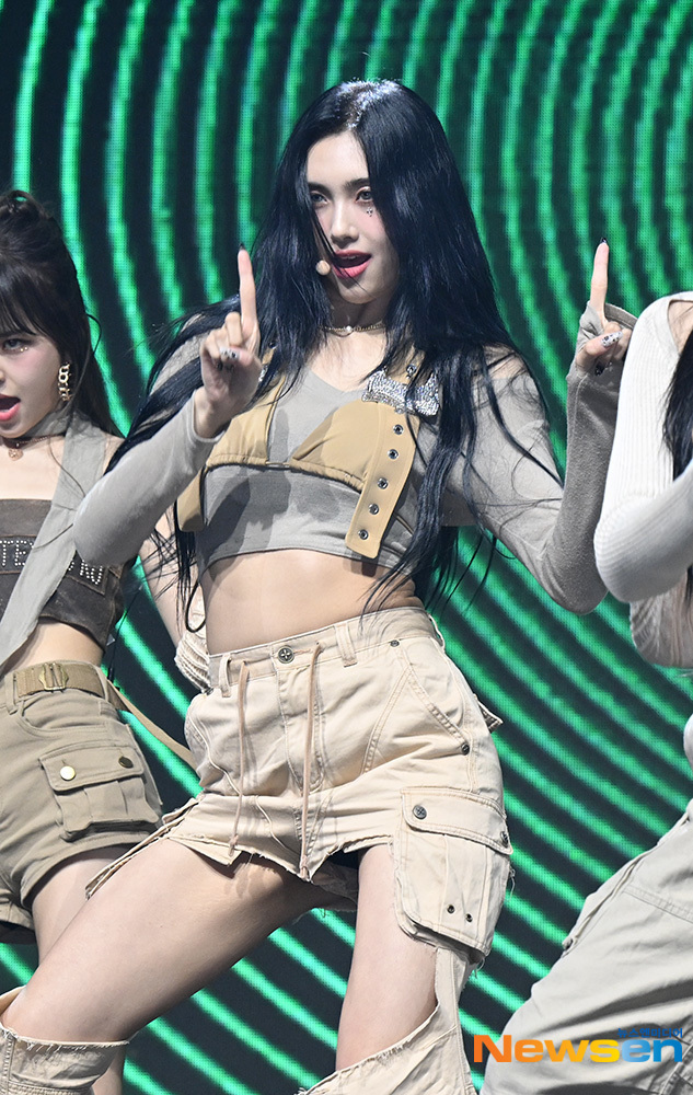 에버글로우 아샤, 남심 사로잡는 눈빛 [포토엔HD]