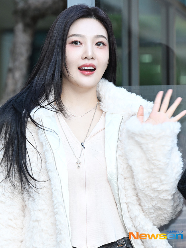 ‘♥크러쉬’ 조이, 러블리한 인사 [포토엔HD]