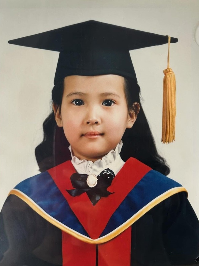 조여정, 볼 통통 유치원 졸업사진 공개…떡잎부터 남다른 완성형 미모