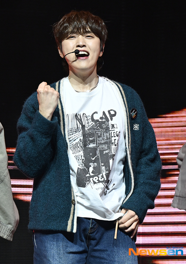 B1A4 산들, 흥겨운 파이팅 [포토엔HD]