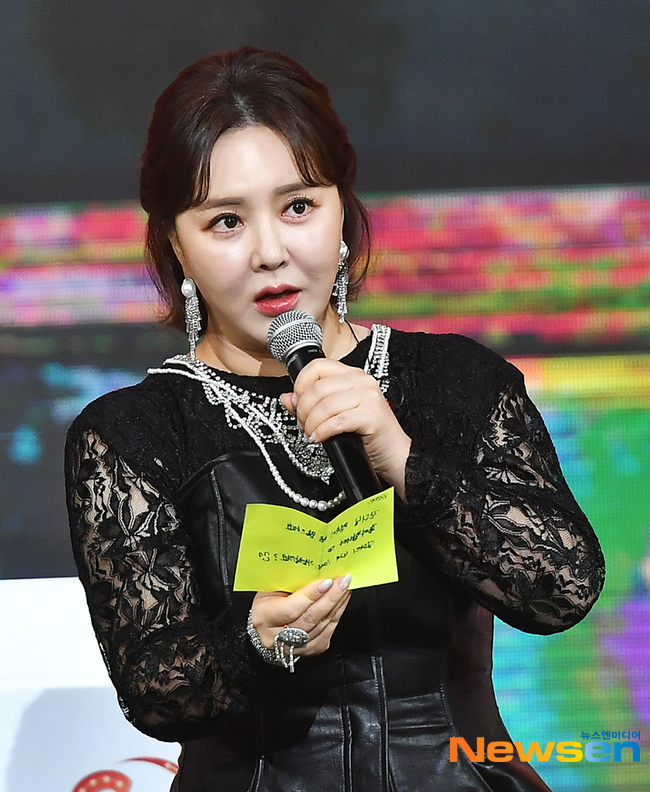 금잔디, 치명적인 눈빛 [포토엔HD]