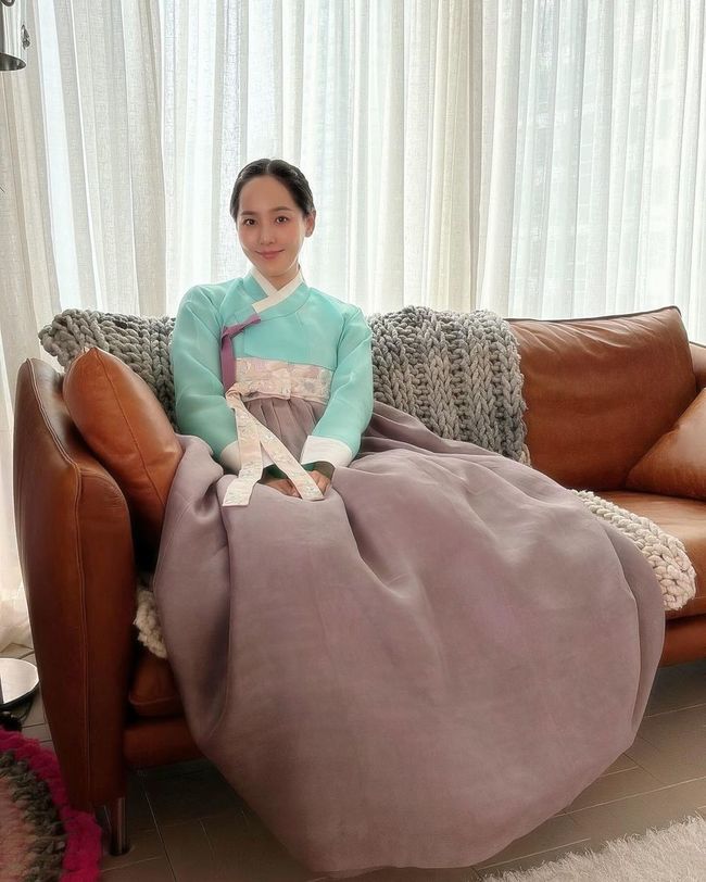 유진, 13년 전 한복도 완벽 소화…♥기태영 또 반할 청순 자태