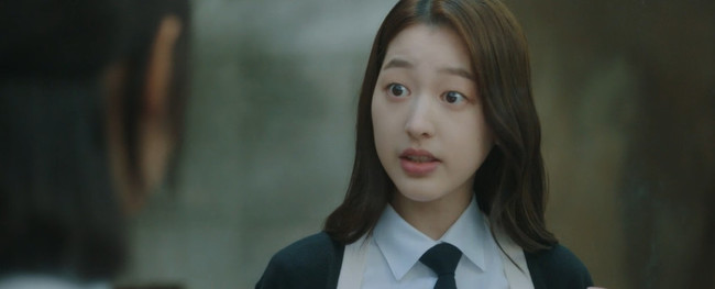 데뷔작부터 담배+학폭, 장다아 착한 얼굴에 그렇지 못한 배역 (피라미드게임)[TV보고서]