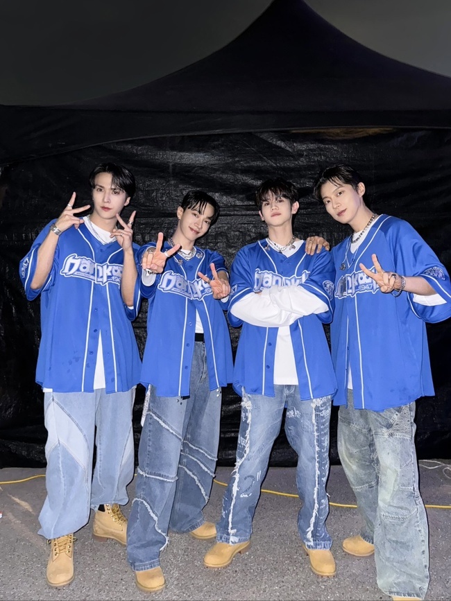 하이라이트, 대학 축제 접수…청춘 매료시킨 레전드 아이돌