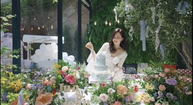 공현주, 쌍둥이 위한 럭셔리 돌잔치‥꽃 둘러싸여 여신 미모 자랑