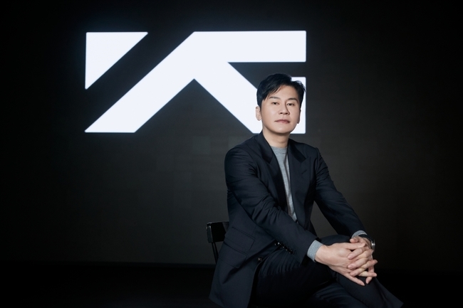 2NE1 완전체, YG 신사옥 찾았다…양현석 총괄과 공식 미팅 [공식]