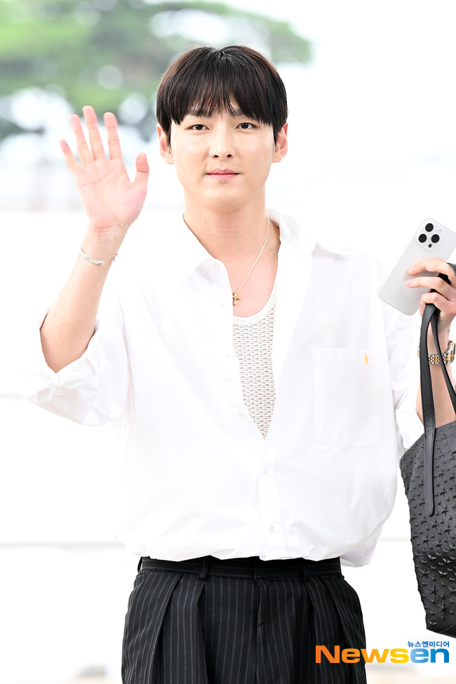 SF9 주호 ‘여자보다 더 우유 빛깔 피부’[포토엔HD]
