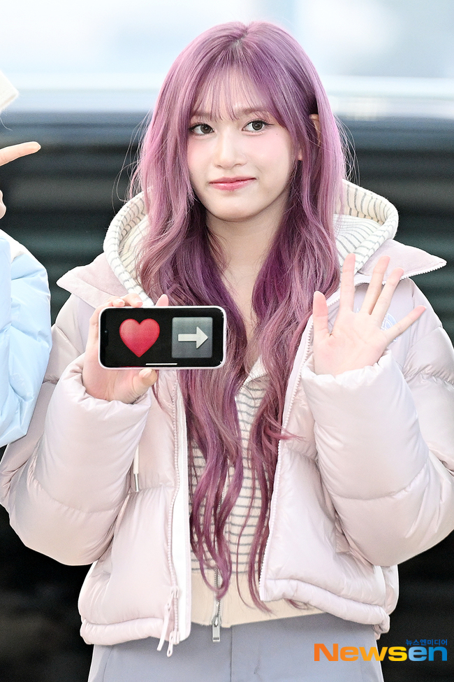 아이브 이서 ‘보랏빛 헤어컬러도 찰떡’[포토엔HD]