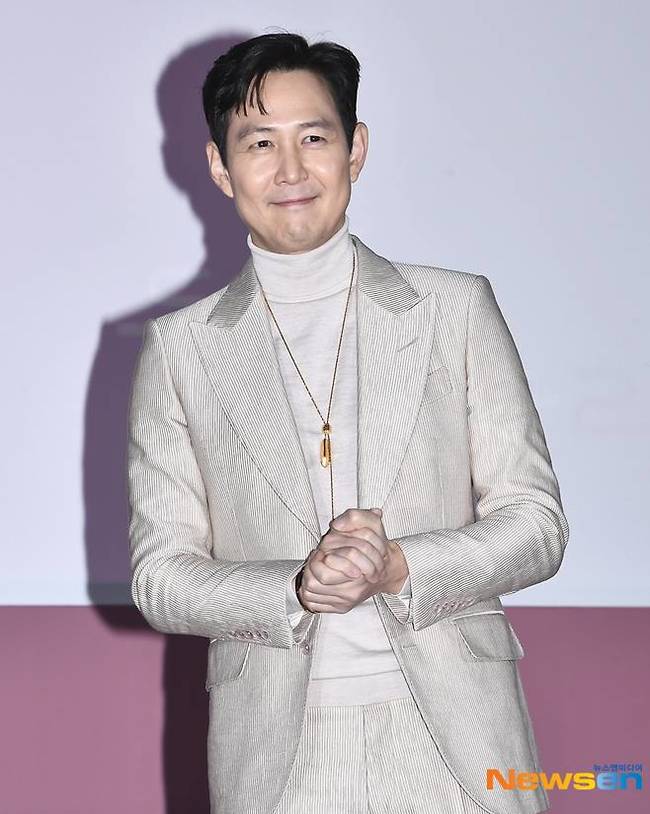 이정재 최대주주 아티스트유나이티드·컴퍼니 합병, 1천억 매출 종합엔터사 탄생