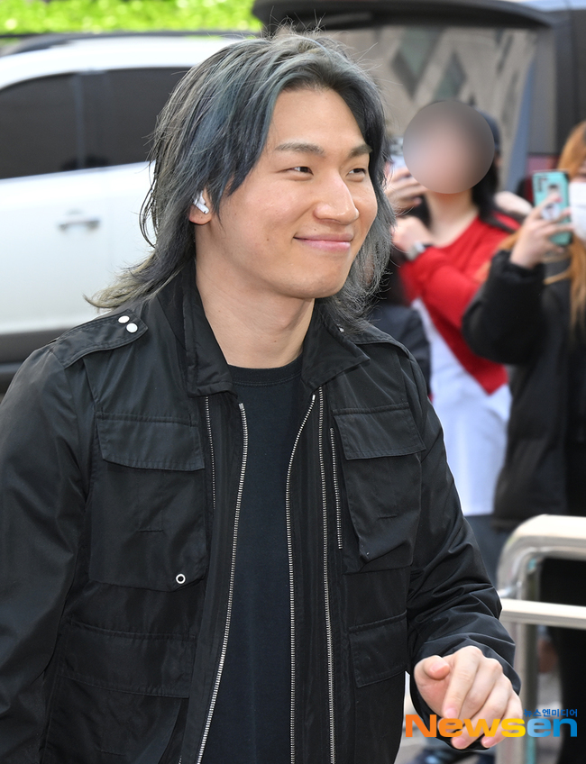 빅뱅 대성, 훈훈함 가득한 미소로 출근 [포토엔HD]