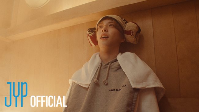 ‘컴백’ 넥스지, 수록곡 ‘Simmer’ MV 티저 공개 ‘파워풀 군무’