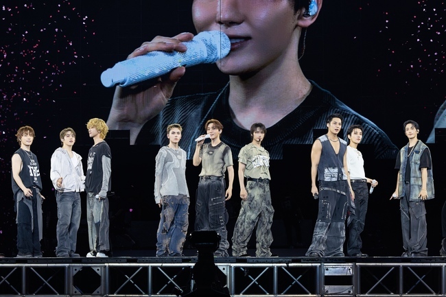 SEVENTEEN's global tour
