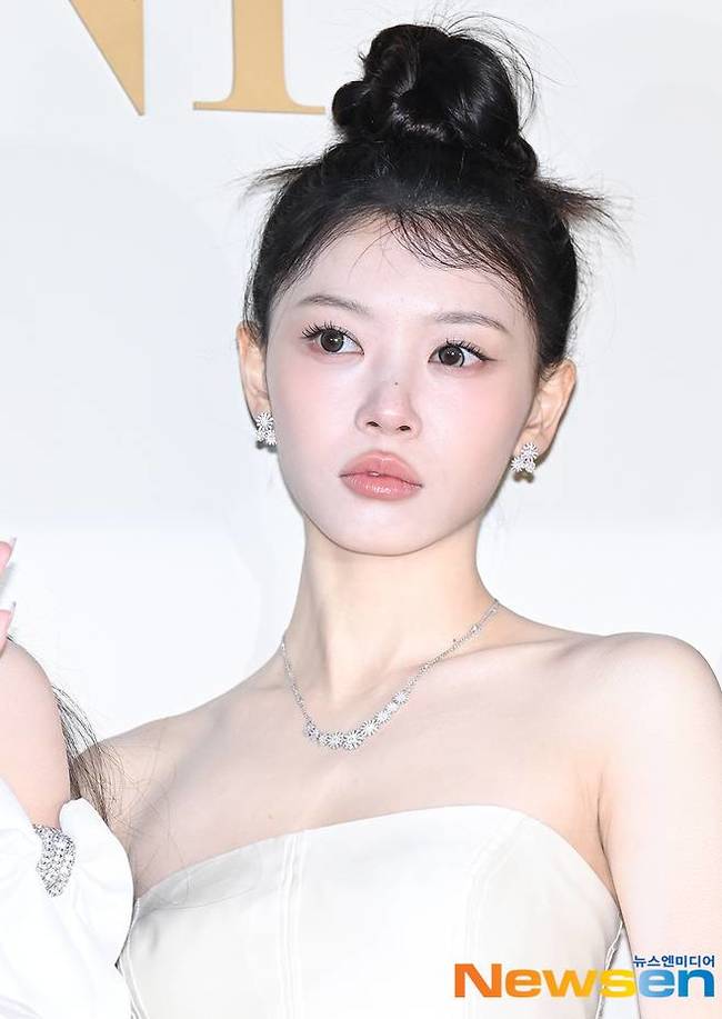 아일릿 모카, 컴백 앞두고 건강 이상‥활동 중단한다 “치료 전념” [공식]