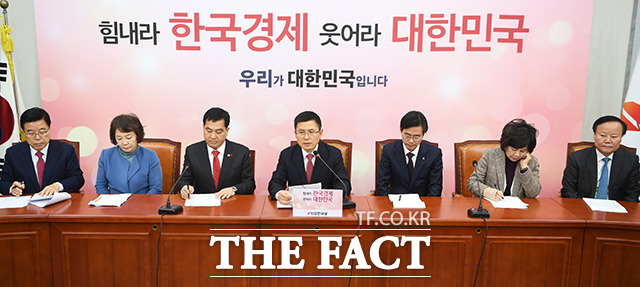 [TF포토] 황교안 대표, 우리가 대한민국 입니다